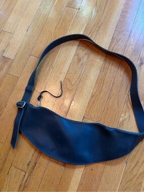KIKA NY Handmade Leather Sling Pouch